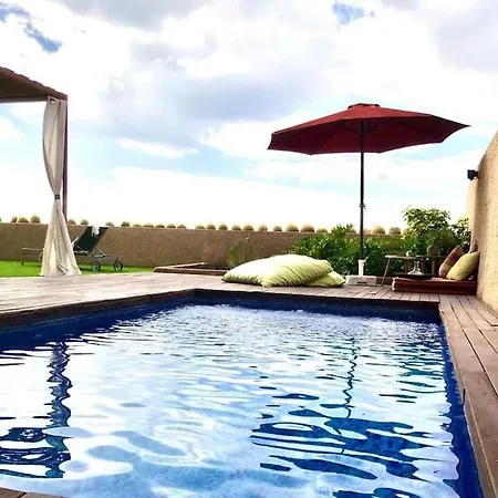 Precioso En Cruz Con Piscina